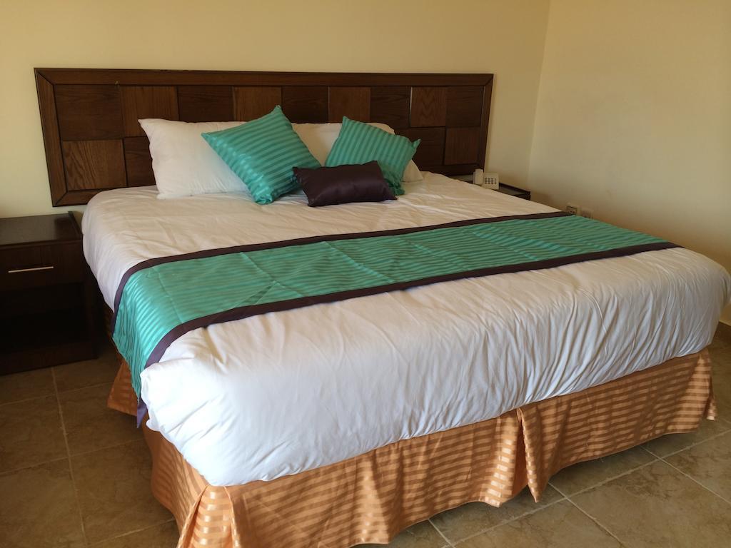 Almarsa Village Resort Акаба Стая снимка